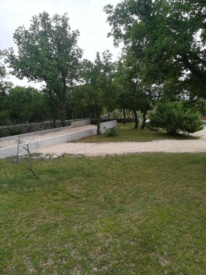 Holiday Home Hrast Debeljak Kültér fotó